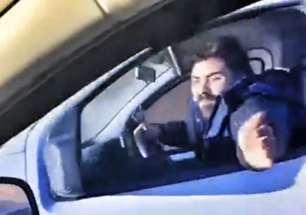 Derince’de trafik magandası dehşet saçtı!