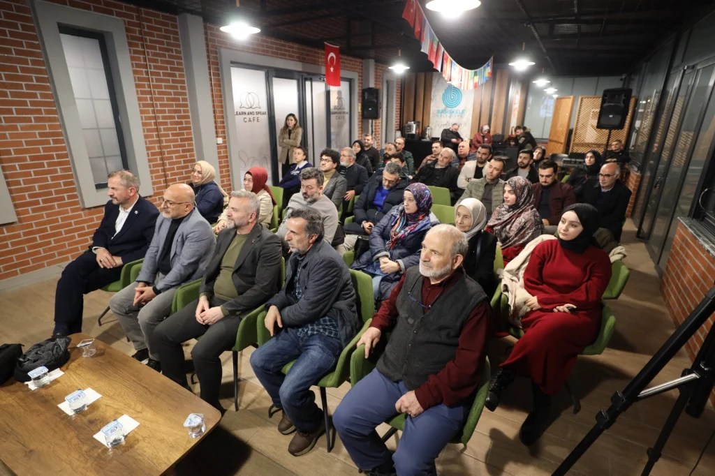 Başiskele’de Bestami Yazgan şiirleriyle okuyucularla buluştu