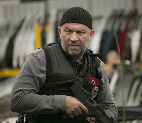 Şevket Çoruh savaş কারণে yurt dışında mahsur kaldı