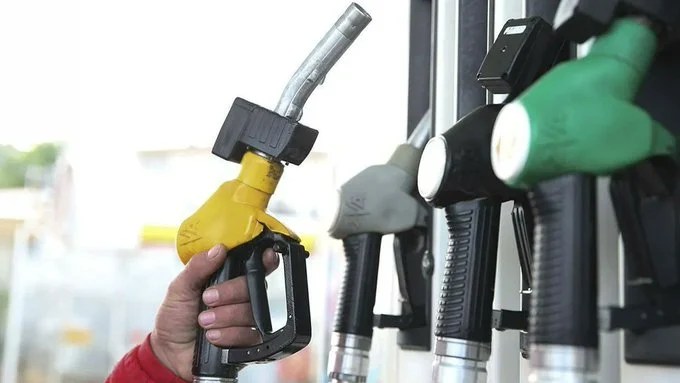 Benzine Gece Yarısından İtibaren Zam