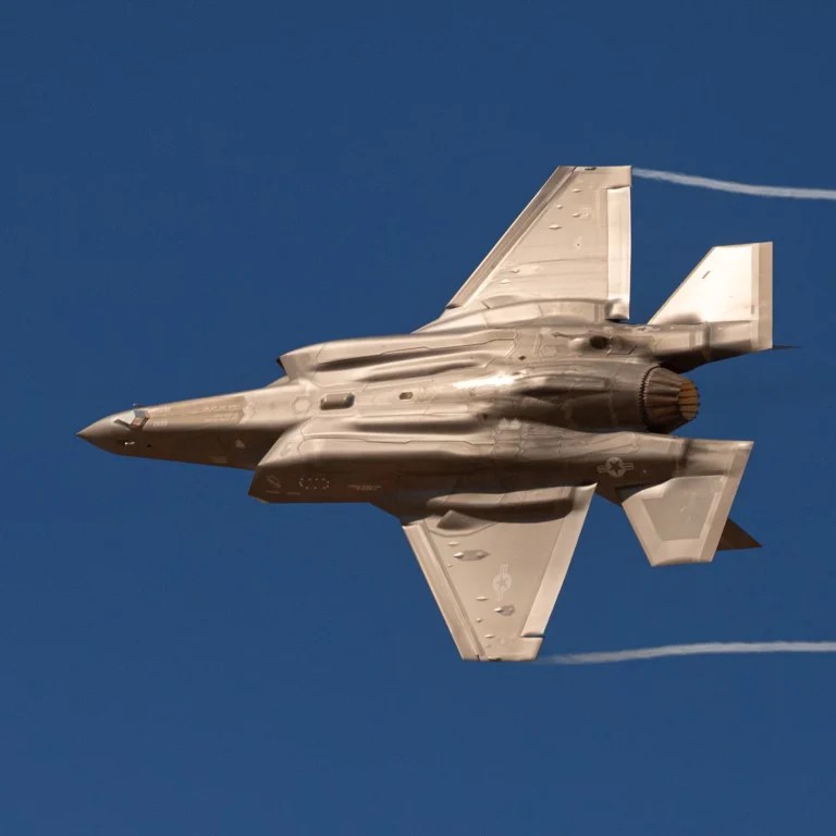 İran, ABD’ye ait F-35 savaş uçağını vurdu
