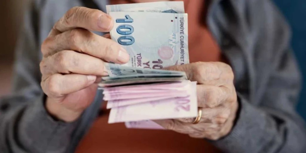 Memurlardan bayram ikramiyesi talebi: Emekliler alıyorsa biz de isteriz