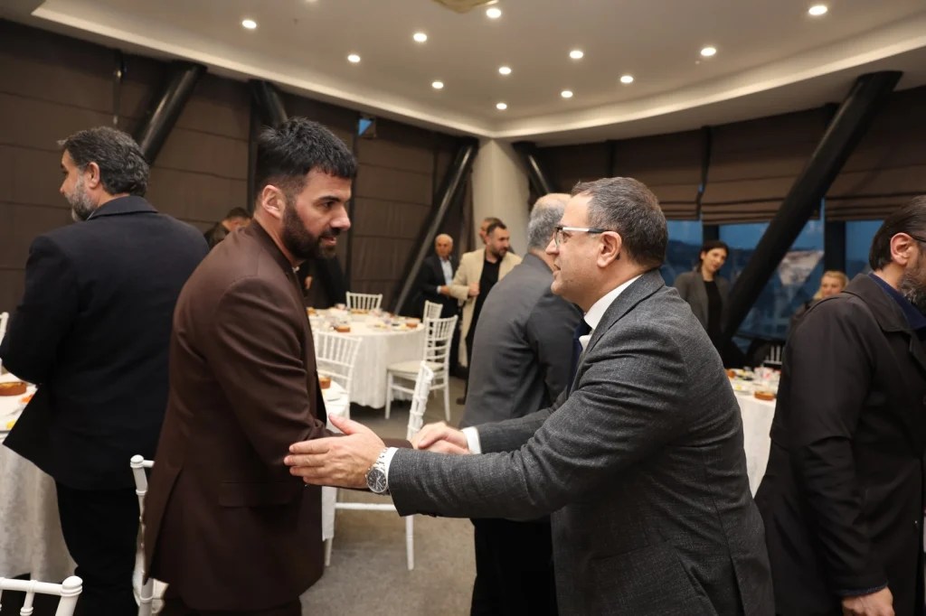 Derince Belediyesi Meclis üyeleri iftar sofrasında buluştu