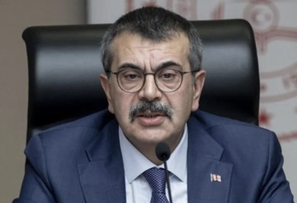 Bakan Tekin’den Üniversite Yaşıyla İlgili Açıklama