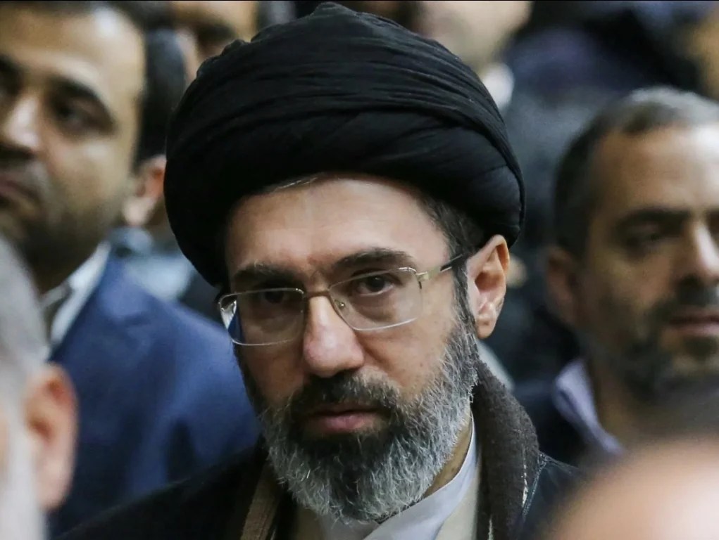 Hamaney’den ABD’ye tehdit: Üsler kapatılmalı, saldırılacak