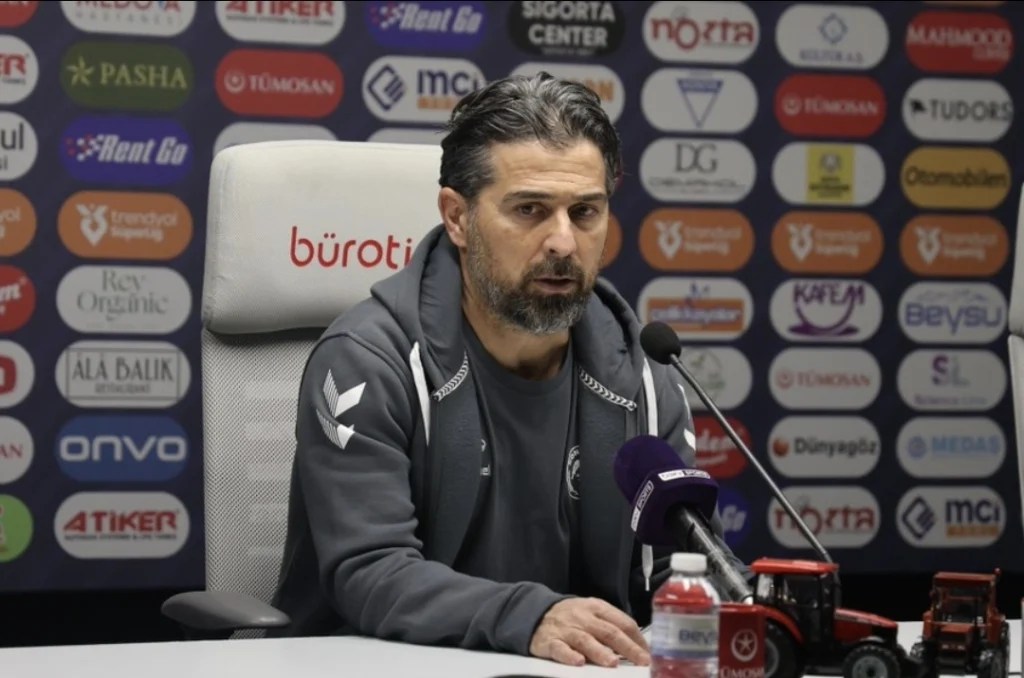 Konyaspor Teknik Direktörü Palut: Penaltı mı, değil mi süzemedim