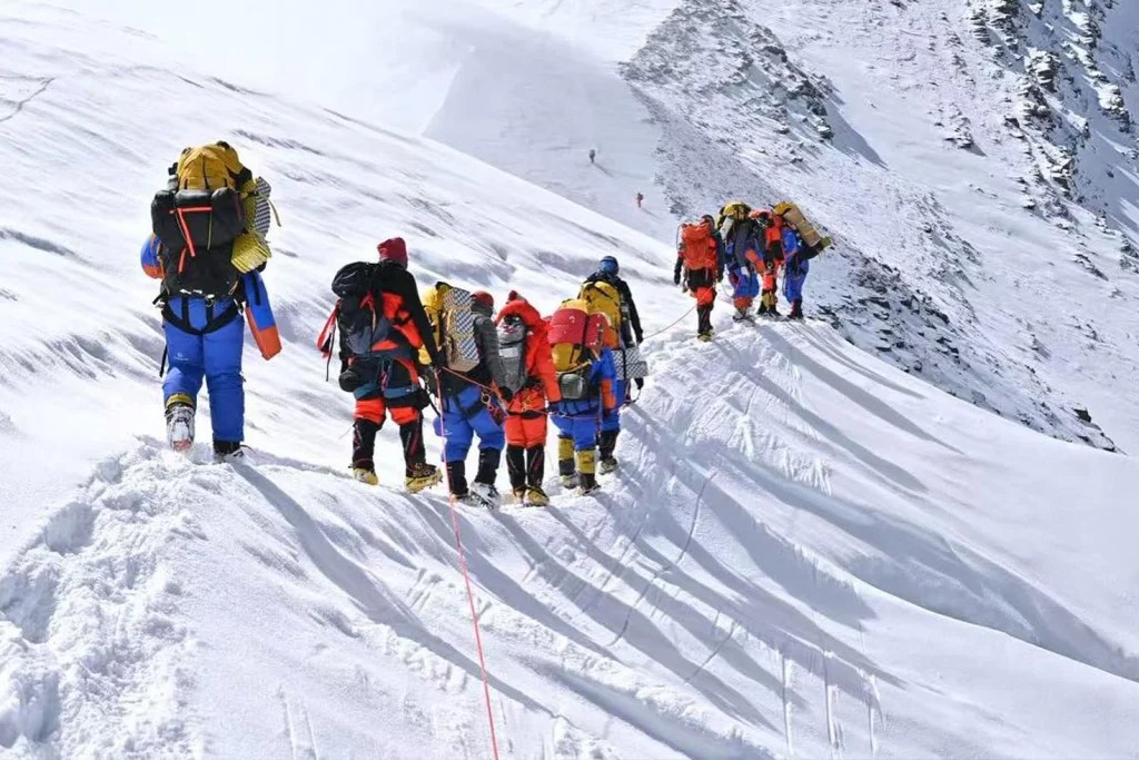 Everest’te ‘sahte hastalık’ vurgunu!