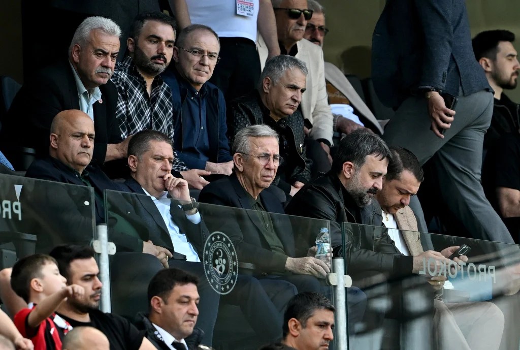 Mansur Yavaş Gençlerbirliği Maçında