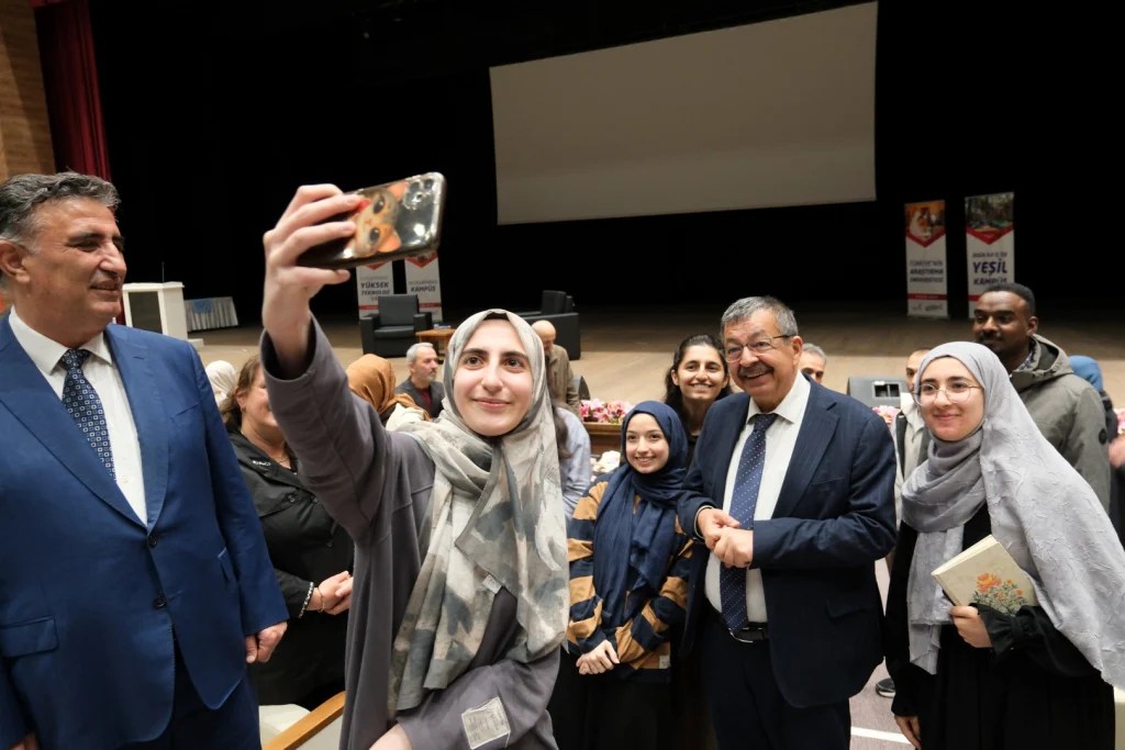 Hayati İnanç’tan GTÜ’de Şiir Dolu Söyleşi