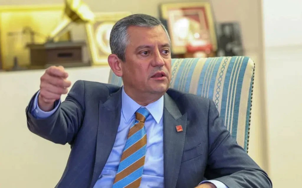 Özgür Özel’den gençlik şöleni iddiası
