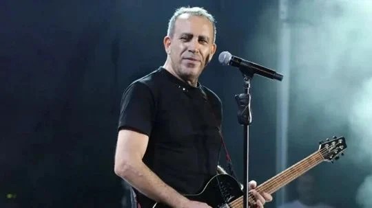 Haluk Levent konserinde yine fenalaştı