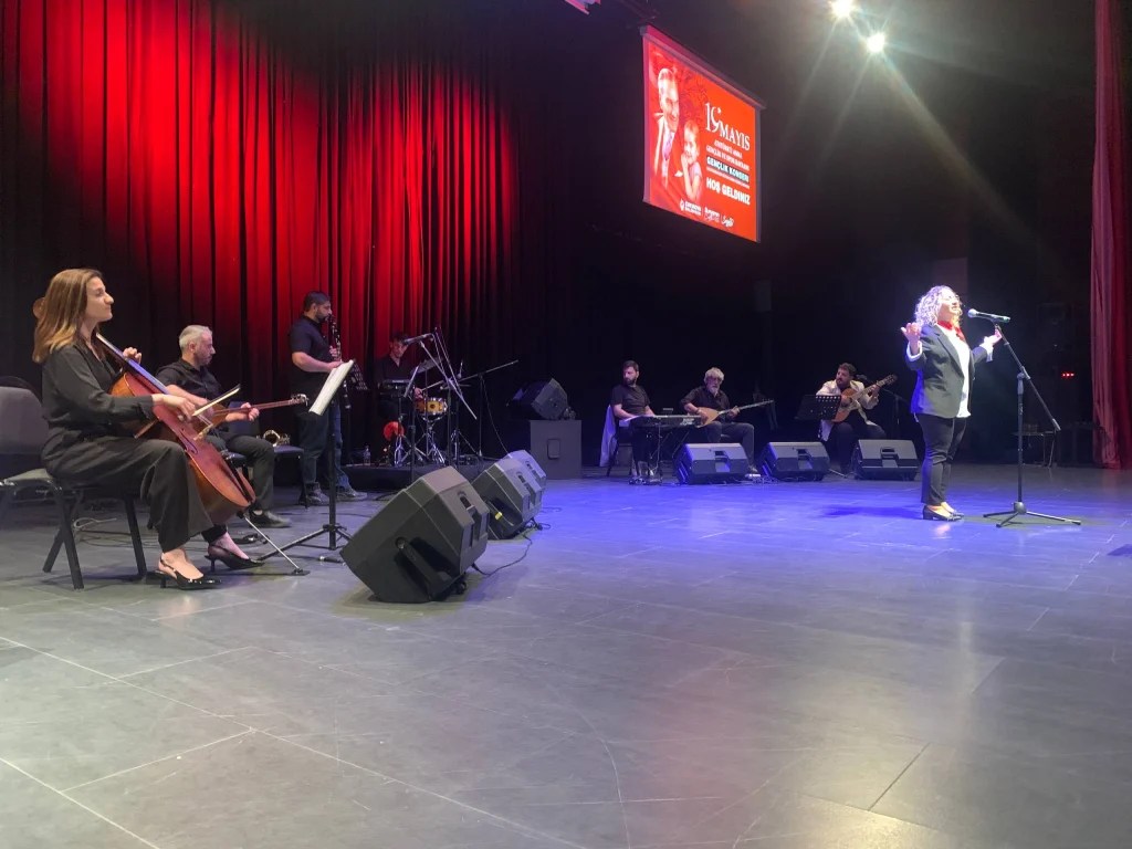 Çayırova’da 19 Mayıs coşkusu konserde yaşandı