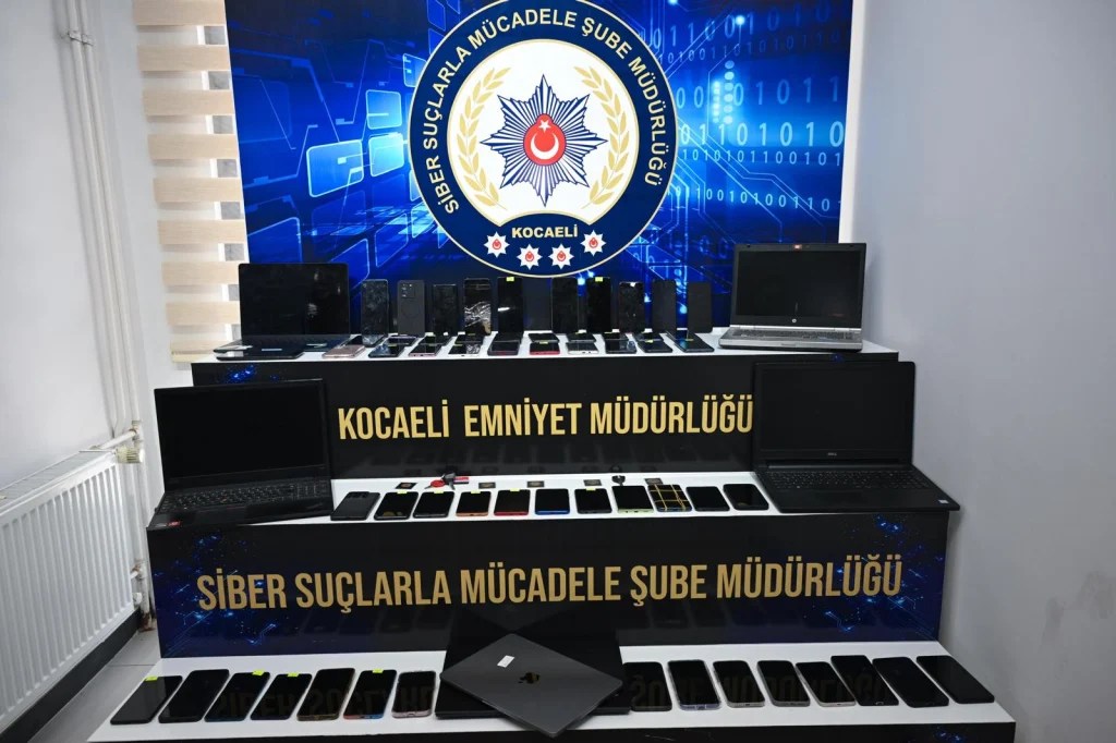 Siber dolandırıcılık şebekesine büyük darbe!