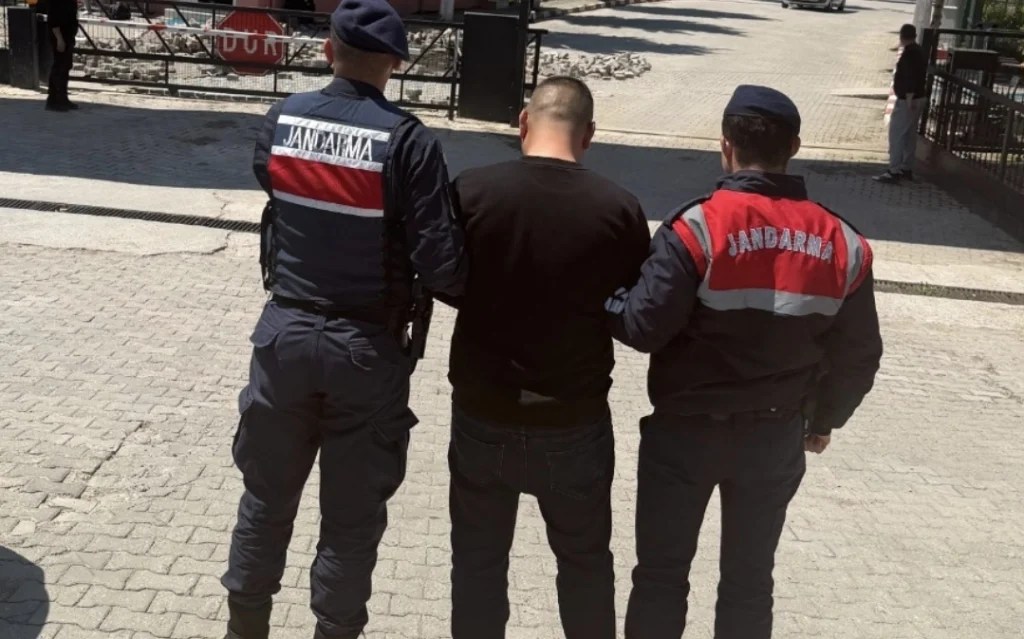 Uyuşturucu taciri jandarmadan kaçamadı!