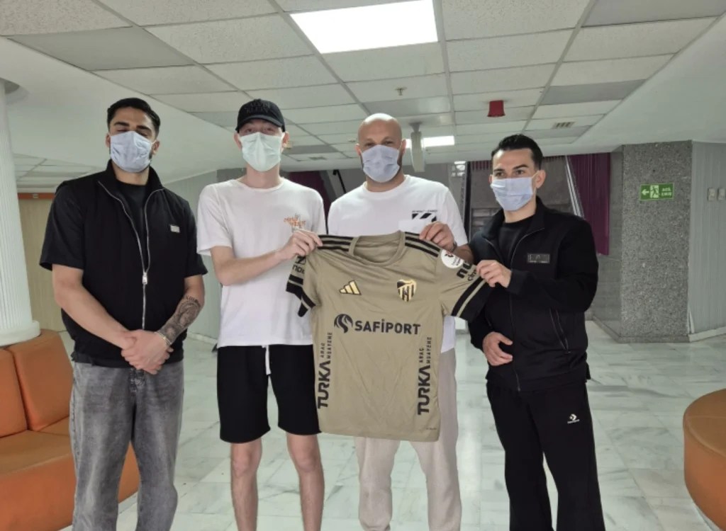 Kocaelispor’dan genç taraftara moral