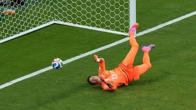 Uruguaylı futbolculara şok ceza!