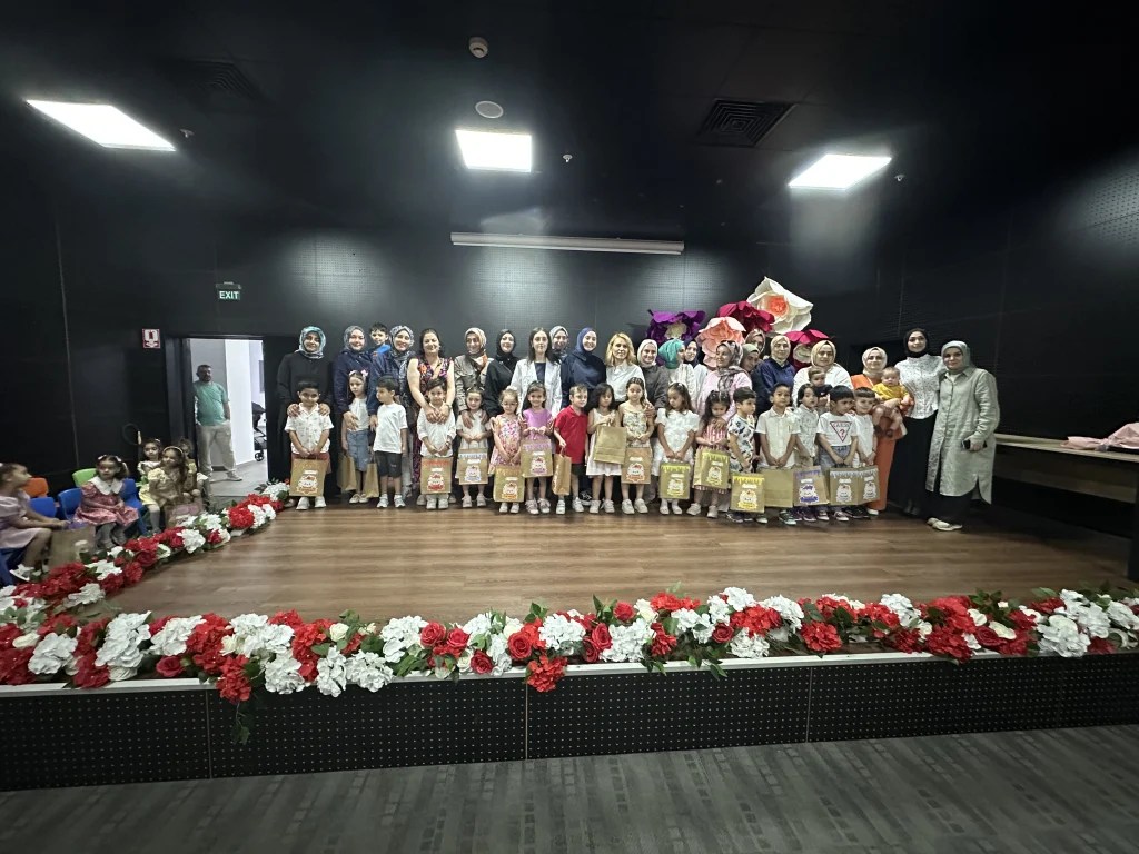 Çayırova’da miniklerin karne sevinci!
