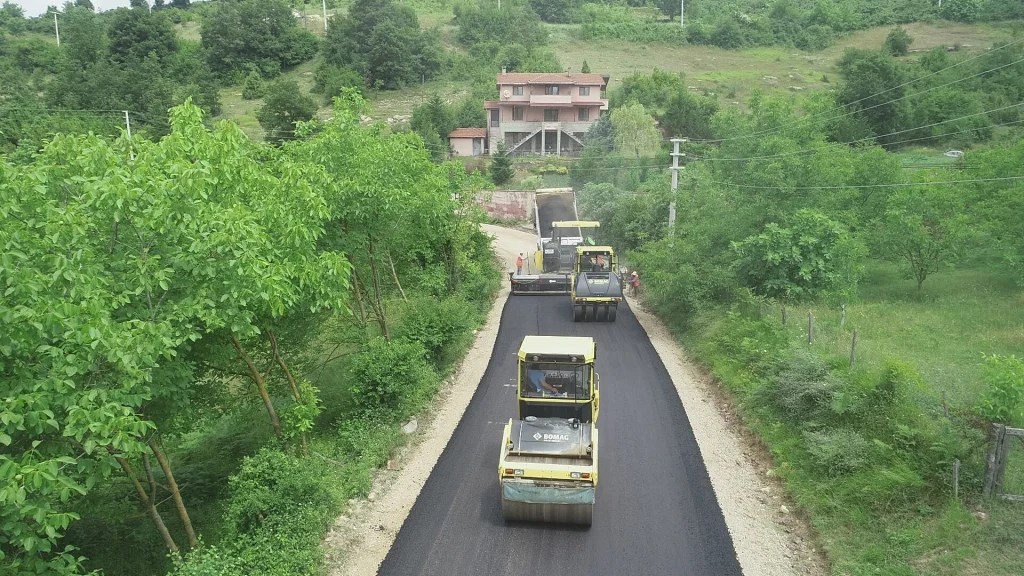 Kandıra’da 80 kilometrelik yol yenileniyor