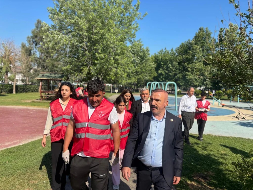 MHP Dilovası’ndan Tavşancıl Sahili’ne temizlik