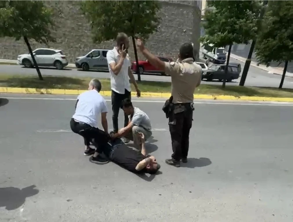 Gebze Adliyesi önünde silahlı saldırı!