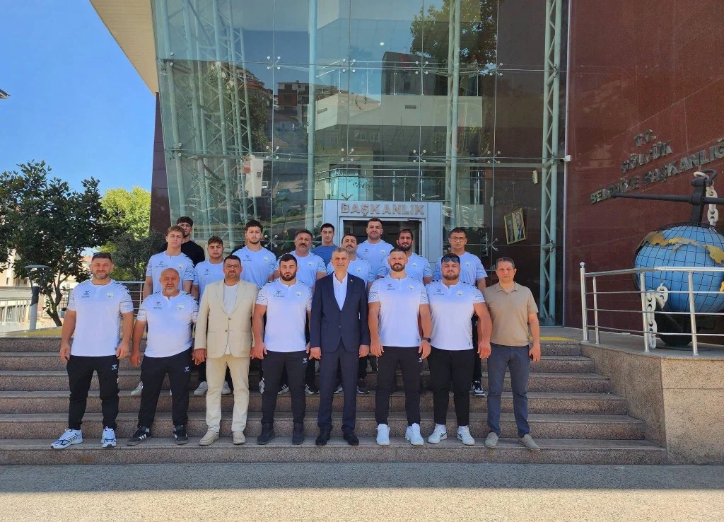 Gölcük’ün pehlivanları Kırkpınar’a uğurlandı