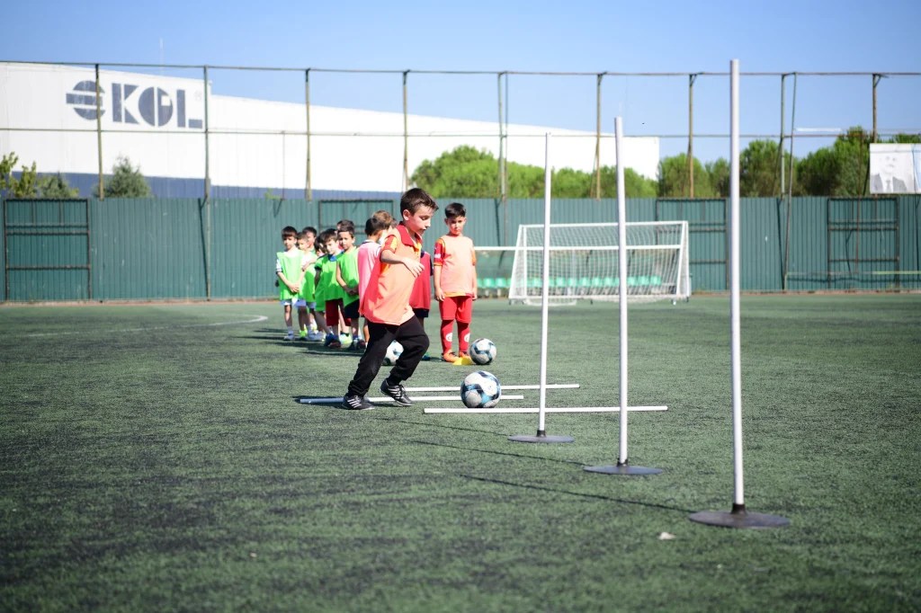 Çayırova’da yaz spor okulları yoğun ilgi görüyor