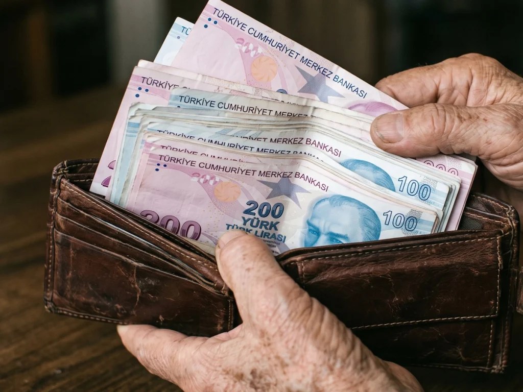 En düşük emekli aylığı için kanun teklifi TBMM’de