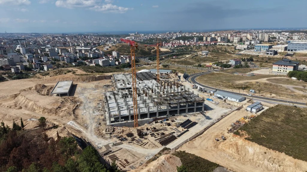 Çayırova Devlet Hastanesi’nde çalışmalar devam ediyor