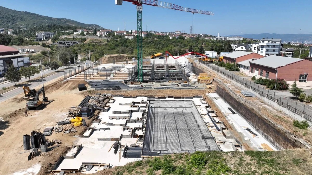 Gölcük’te Dev Spor Kompleksi Yükseliyor!