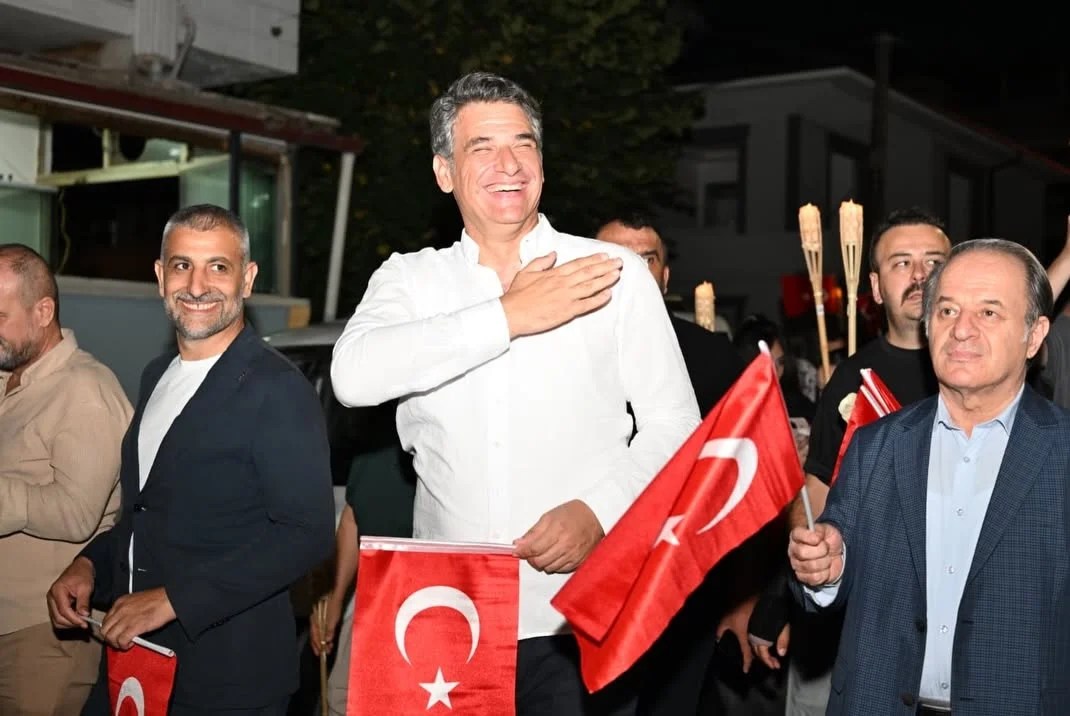 Kartepe’de 30 Ağustos fener alayıyla kutlandı