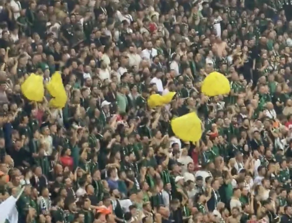 Kocaelispor tribünlerinden dikkat çeken hamle!