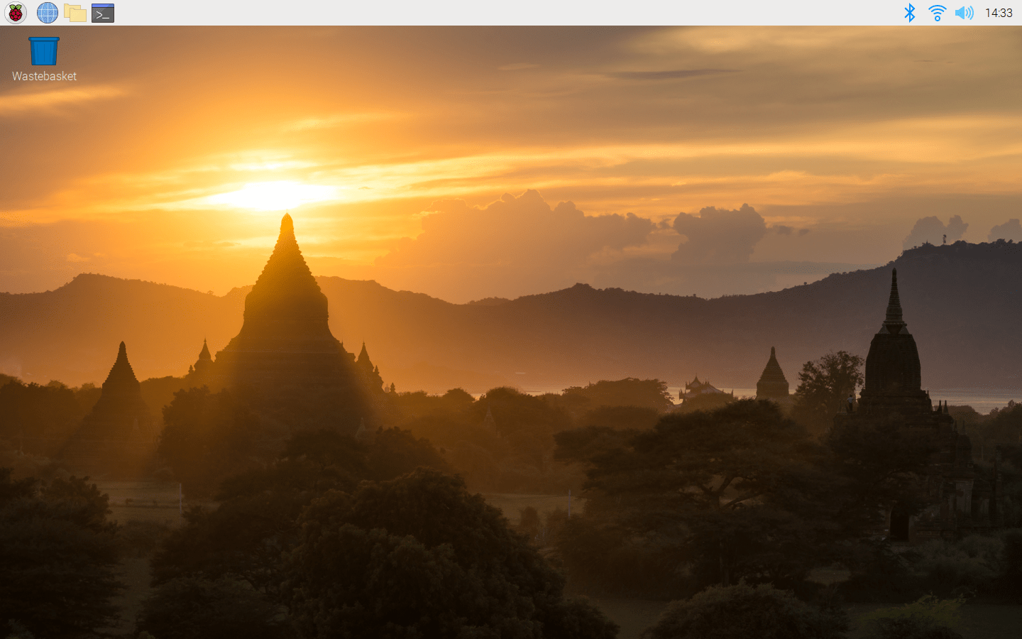 Give thanks to your desktop with some seasonal wallpapers that tackle all things turkey, pies, good food, and fun. Customise Your Raspberry Pi Desktop Change The Wallpaper Raspberry Pi Projects