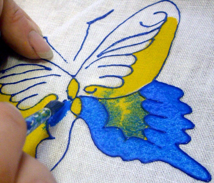 чем рисовать на одежде