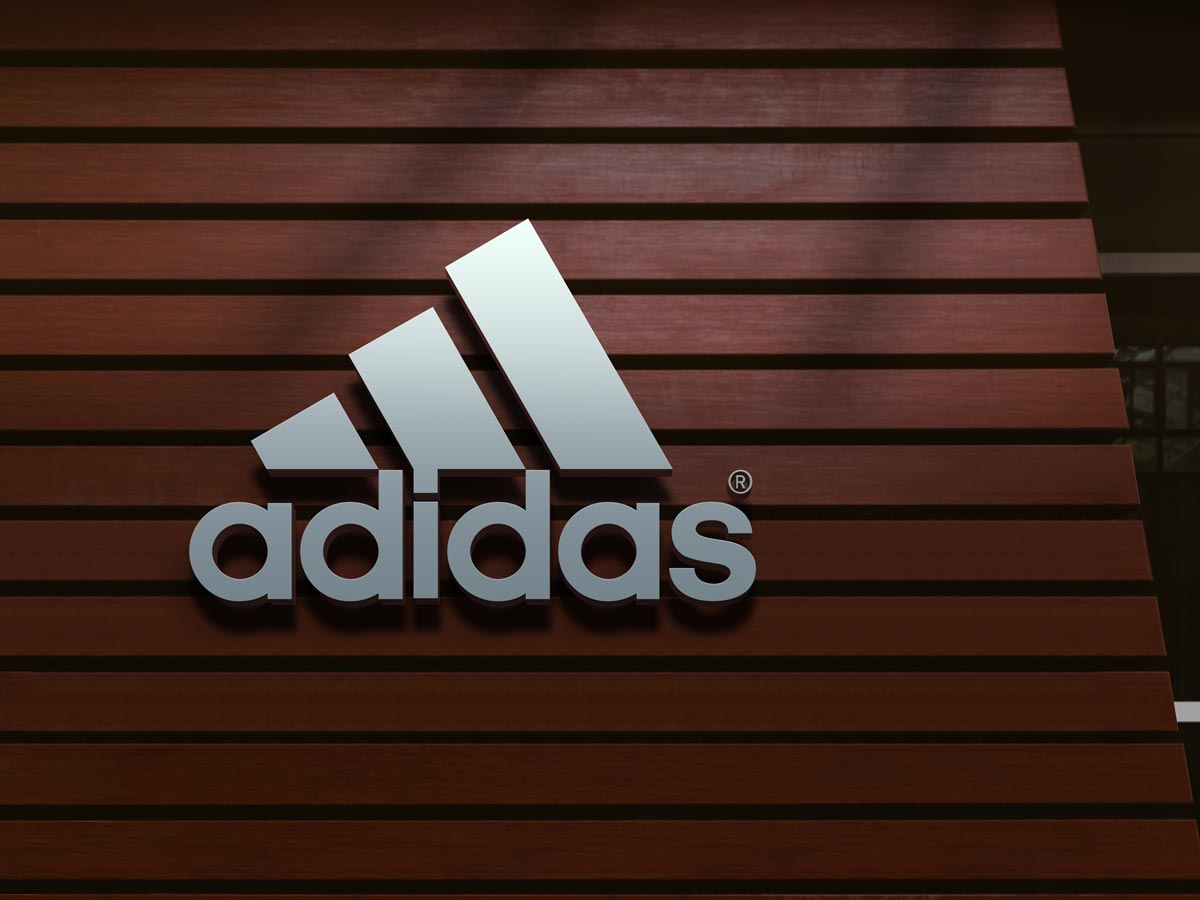 Easily insert your screenshot into digital mockups for free. Free Studio 3d Logo Mockup Psd Psfiles