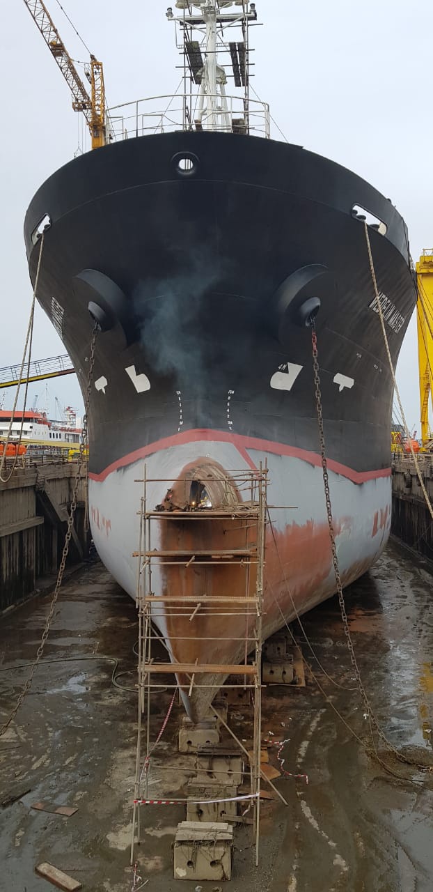 Apa yang membuat badan kapal tidak berkarat padahal bersentuhan langsung  dengan air laut? - Quora