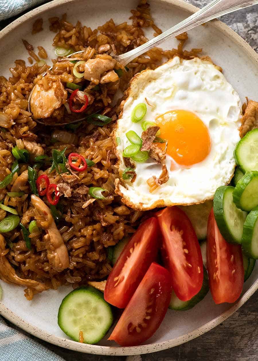 Mengapa nasi goreng disebut sebagai masakan asal Indonesia padahal di luar  negeri juga ada nasi goreng? - Quora