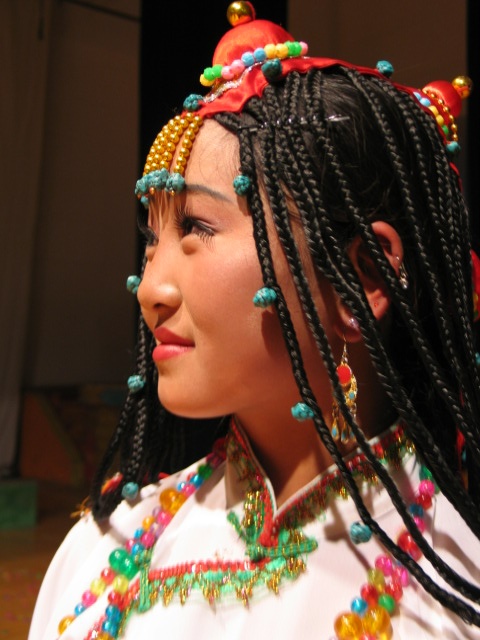 The best thing to do, when wanting to change up your look, is to ask a professional and have them implement the changes to. Can I wear braids as an Asian girl? - Quora