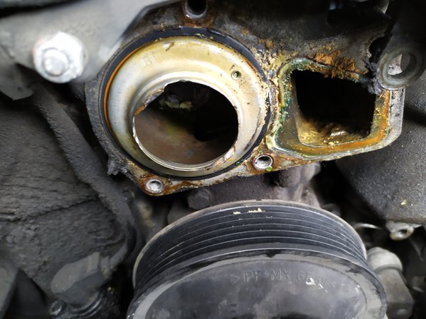 Apa hal buruk yang akan terjadi jika saya lupa mengisi air radiator mobil?  - Quora