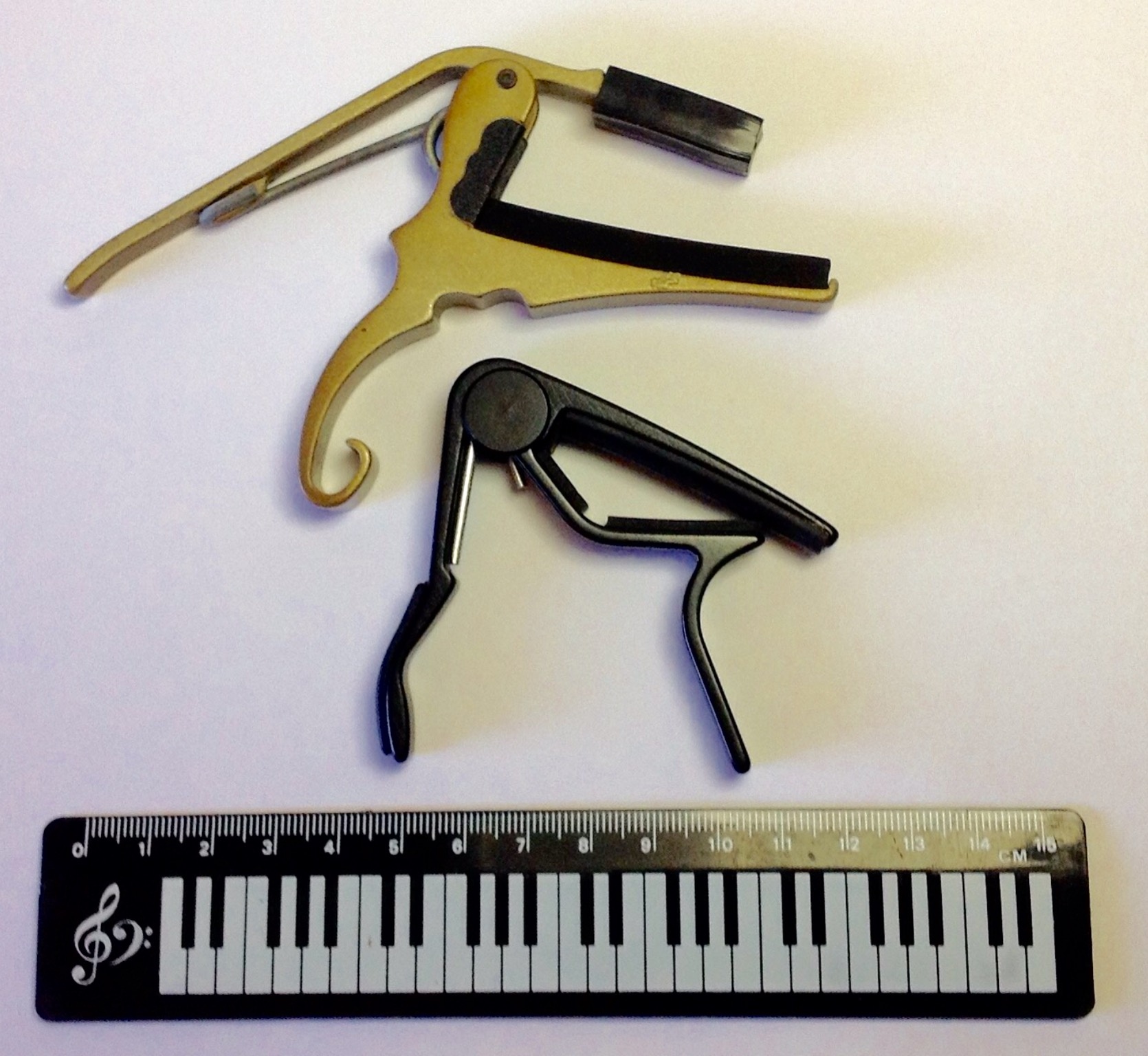 Bisakah saya menggunakan capo gitar untuk ukulele sopran? - Quora