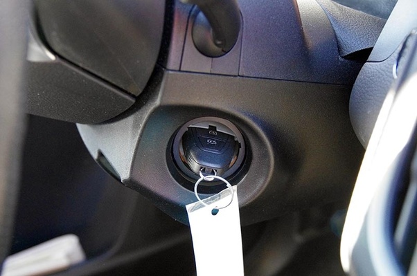 What kind of a battery does a key fob take? How to start a keyless ignition car if the fob battery ...
