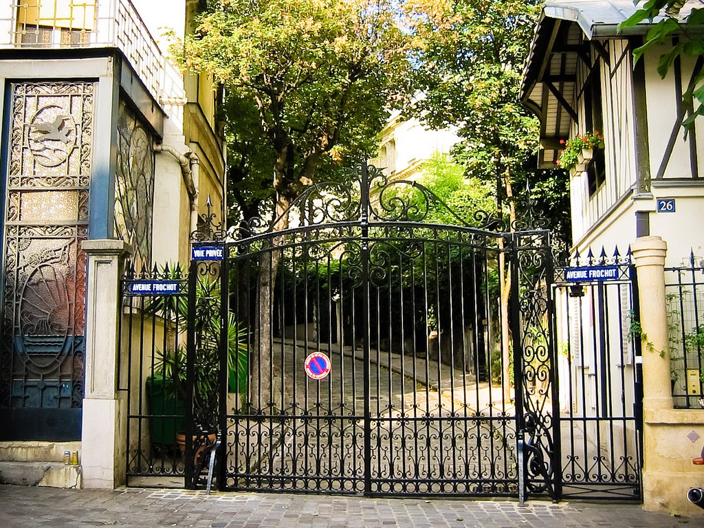 Dans quelle mesure est-il légal de privatiser un quartier en France ? -  Quora