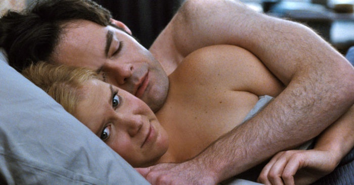 Bagaimana suasana saat syuting adegan ciuman atau adegan ranjang dalam  suatu film? - Quora