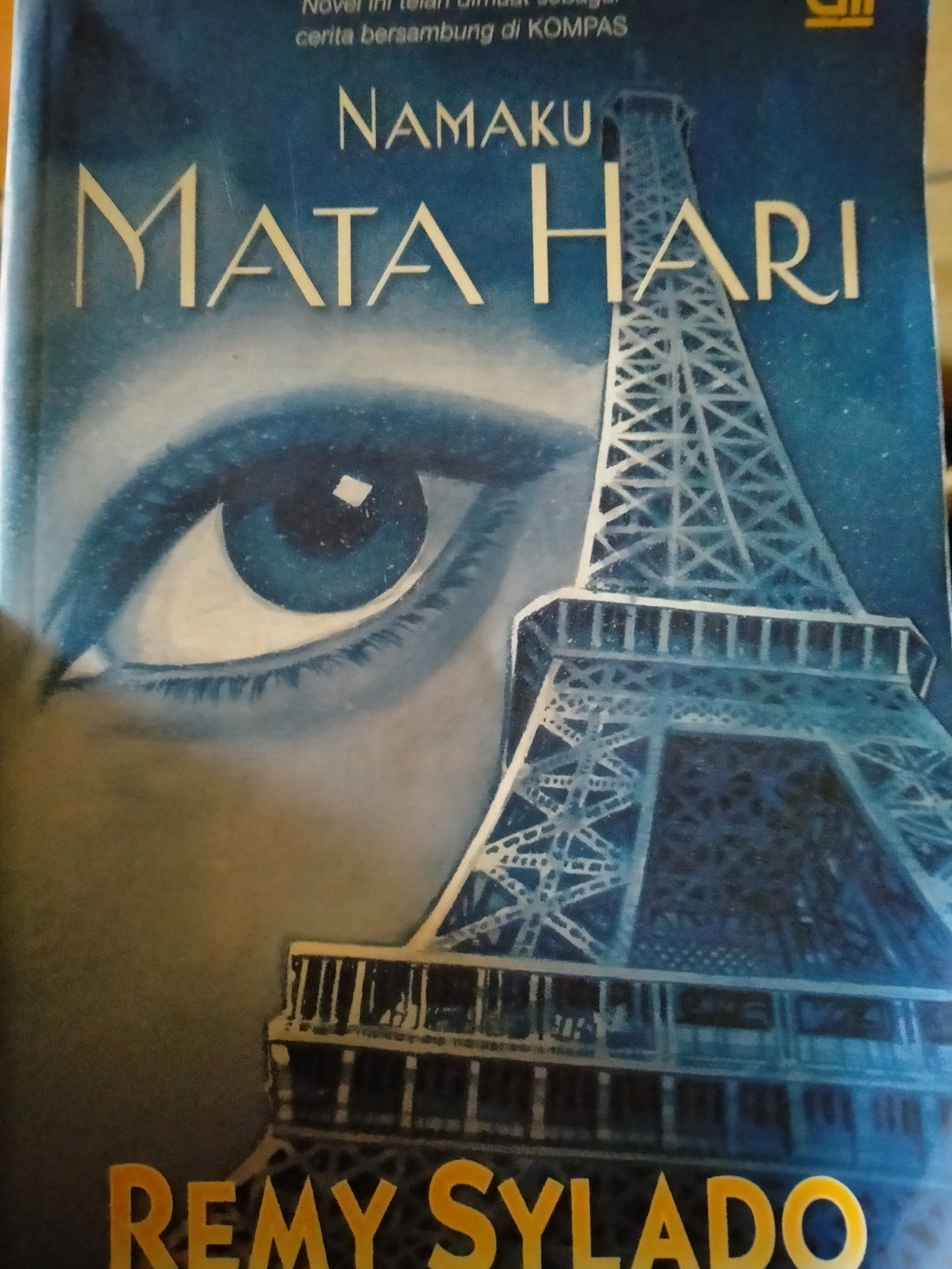 Cover buku secara umum memiliki fungsi sebagai pembungkus sebuah buku atau bisa dikategorikan sebagai sebuah kemasan. Apa Tiga Buku Terbaik Yang Pernah Kamu Baca Quora