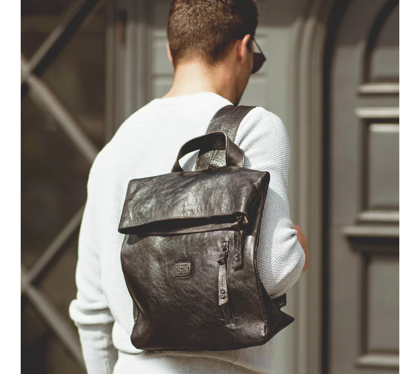 Step by step instructions on how to make a bed, including tips to make the bed as quick and easy as possible with neat hospital corners and decorative finishes. BED STU Leather Backpack - Howie - QVC.com