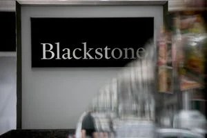 Blackstone pitches billion debt deal for Anthropic AI chips Blackstone pitches billion debt deal for Anthropic AI chips
