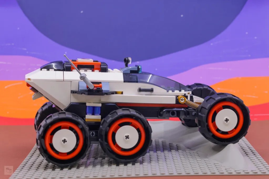60431 Space Explorer Rover and Alien Life: Nostalgic Callbacks and