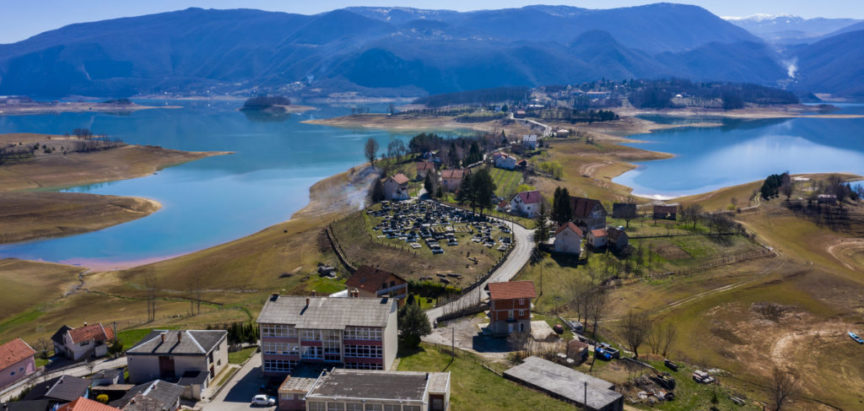 Općina Prozor-Rama nabavlja školske ploče i računalnu opremu za Osnovnu školu fra Jeronima Vladića Ripci