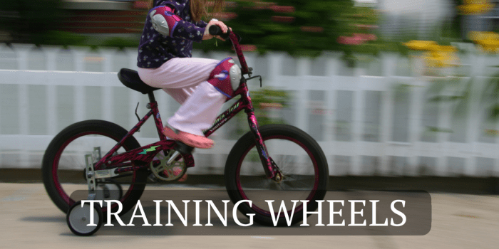 Are training wheels supposed to touch the ground