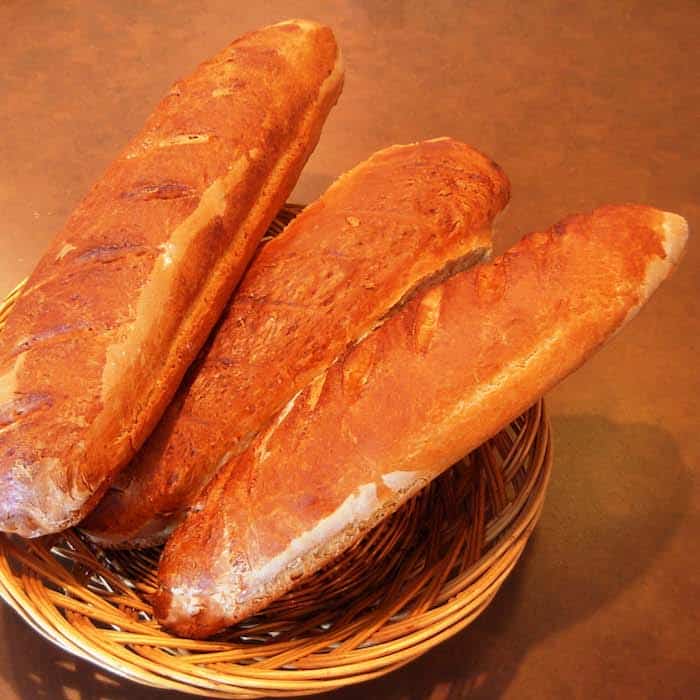 Jual jual roti baguette yang enak dan gurih khas eropa. French Bread Makes You Think You Re In France Recipe Idea Shop