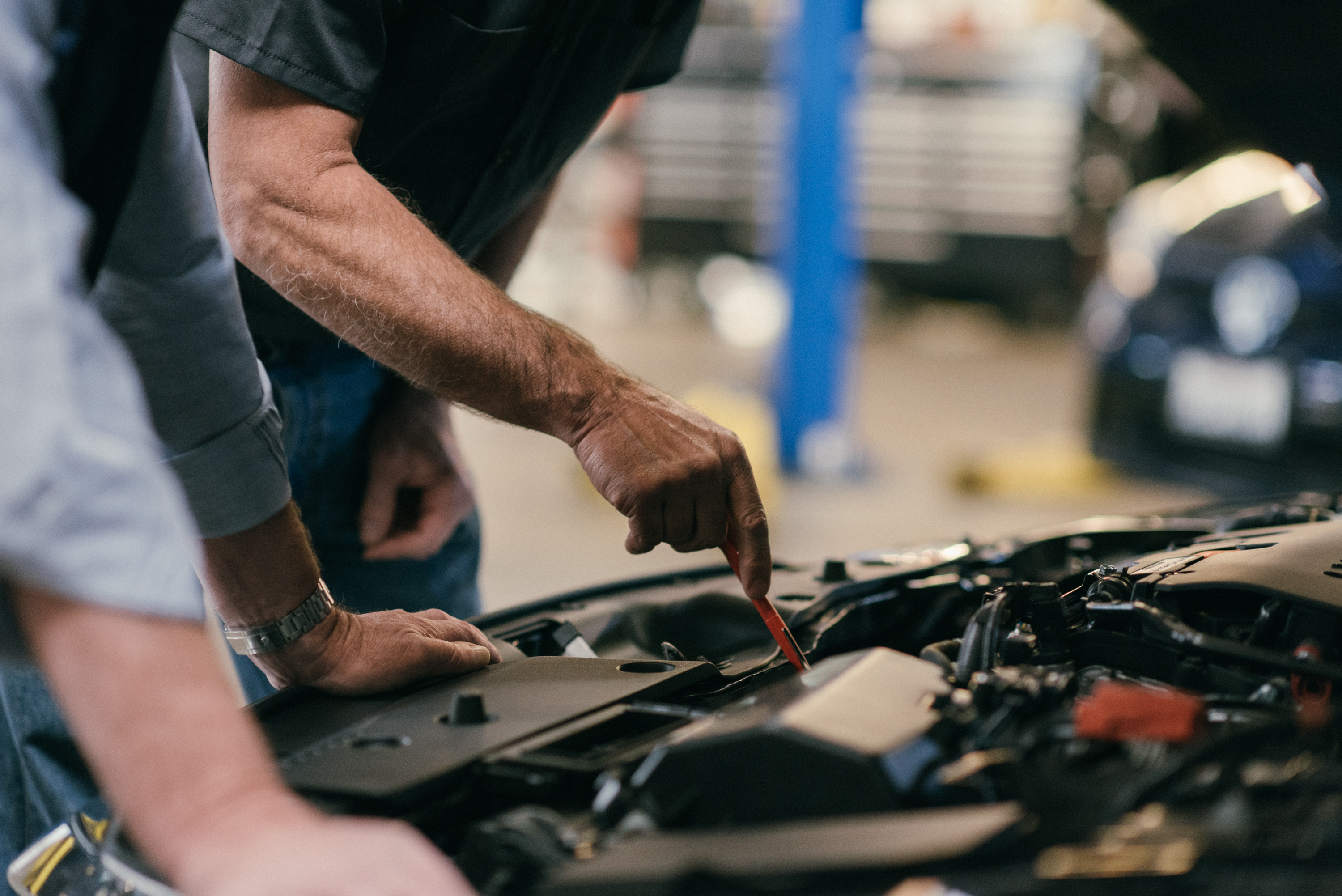 What can cause an engine to knock